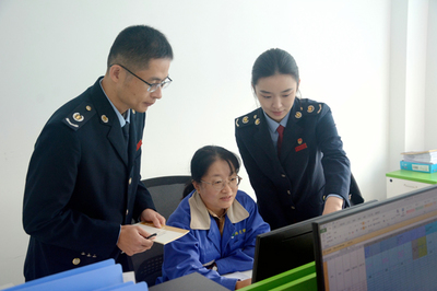 榮成稅務 '稅密碼'助力'海帶之都'合成技術研發揚帆遠航